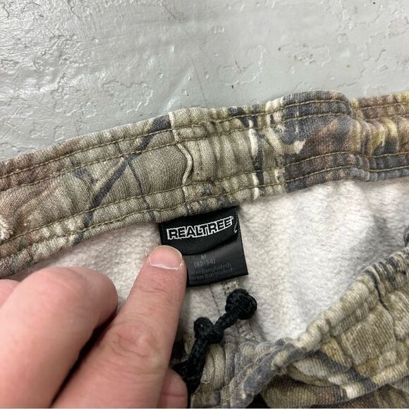 Real tree camo hunting sweatpants size medium 32-34 waist size - Picture 4 of 6